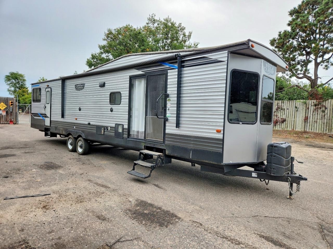Vue de 2020 FOREST RIVER SALEM VILLA CLASSIC CAMPER, angle 1
