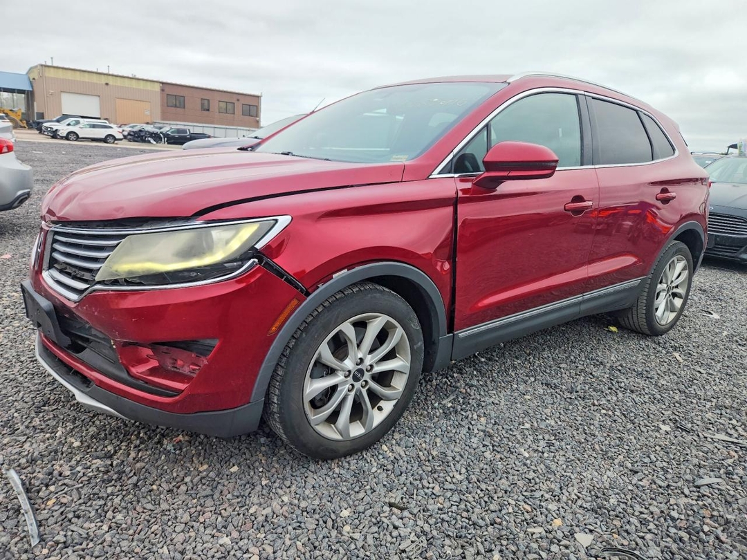 Вид 2015 LINCOLN MKC, угол 1
