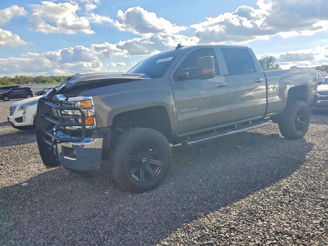 Vue de 2017 CHEVROLET SILVERADO K2500 HEAVY DUTY LT, angle 1