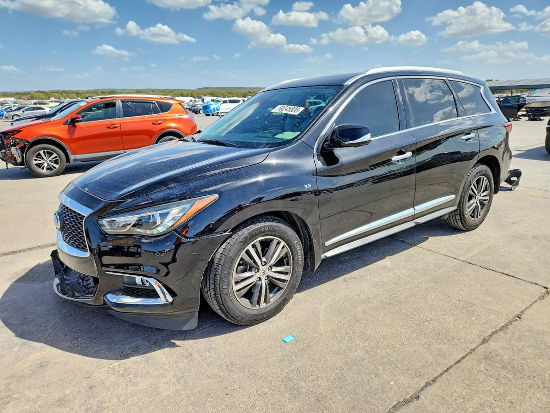 منظر 2019 INFINITI QX60 LUXE، زاوية 1