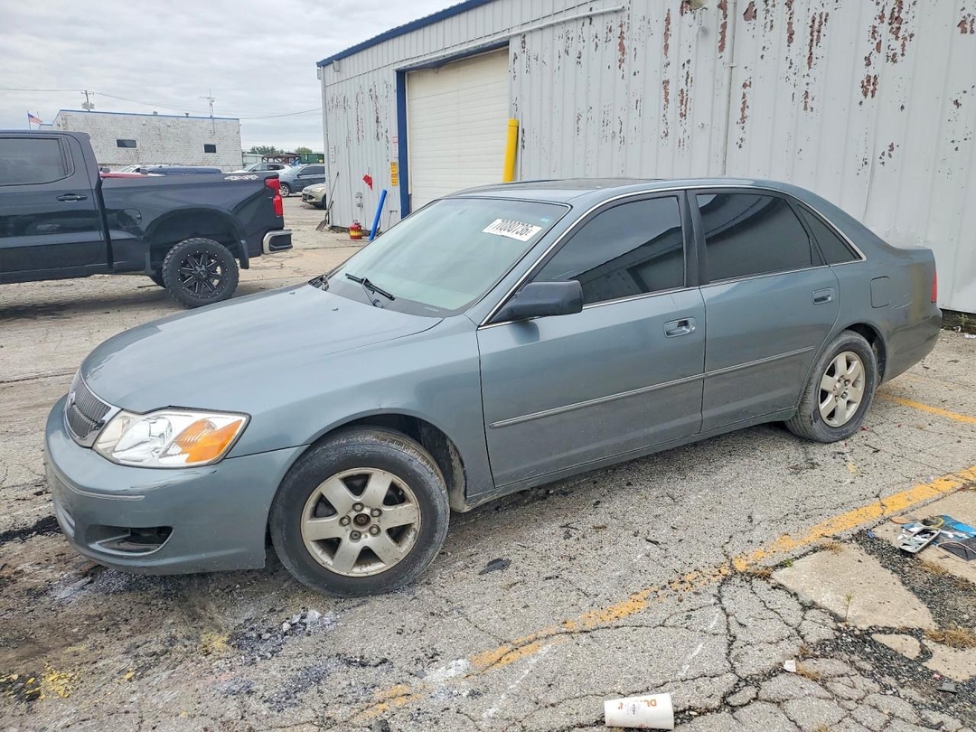 Vista de 2002 TOYOTA AVALON XL, ángulo 1