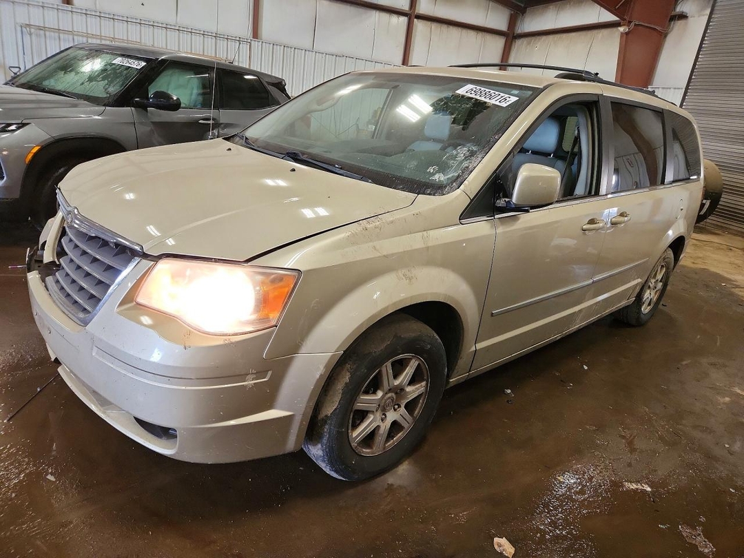 Vista de 2010 CHRYSLER TOWN &amp; COUNTRY TOURING PLUS, ángulo 1
