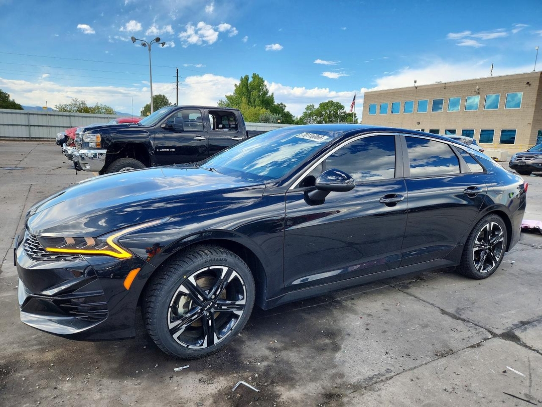 Vue de 2024 KIA K5 GT LINE, angle 1