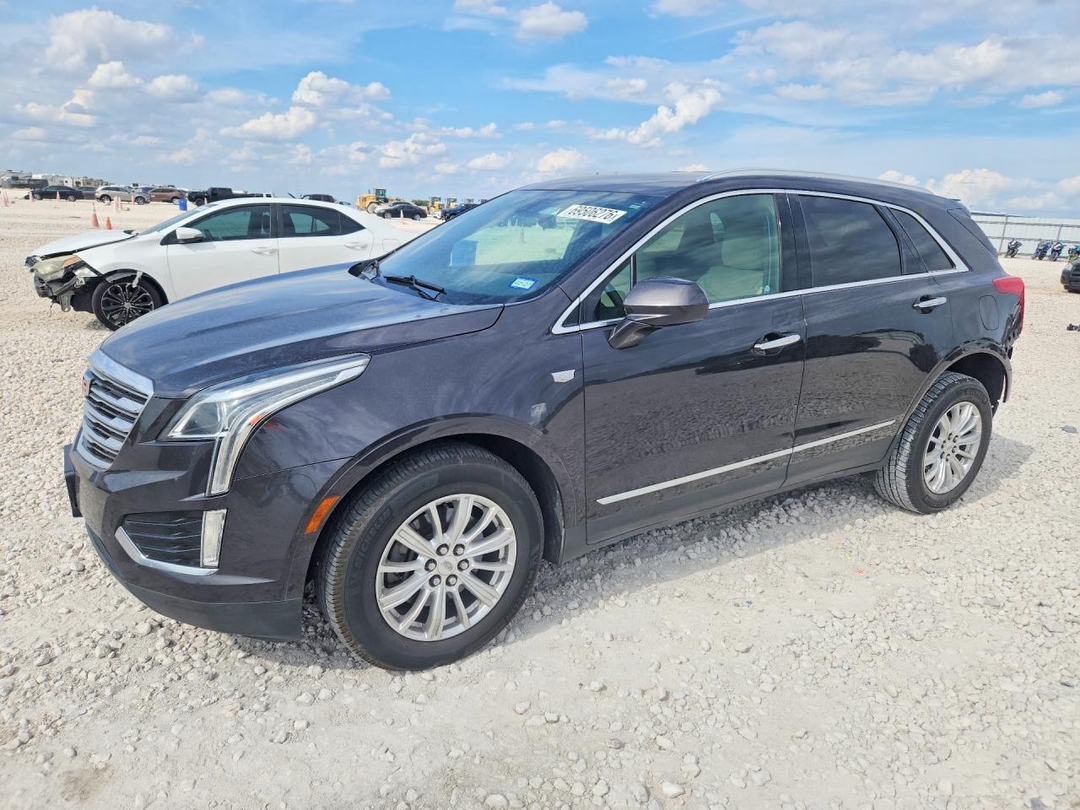 منظر 2017 CADILLAC XT5، زاوية 1
