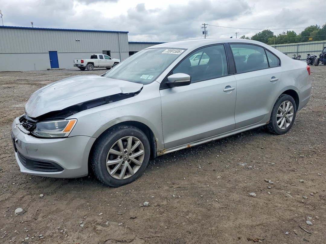 Vista de 2012 VOLKSWAGEN JETTA SE, ángulo 1