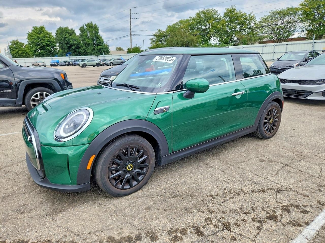 Vue de 2023 MINI COOPER SE, angle 1
