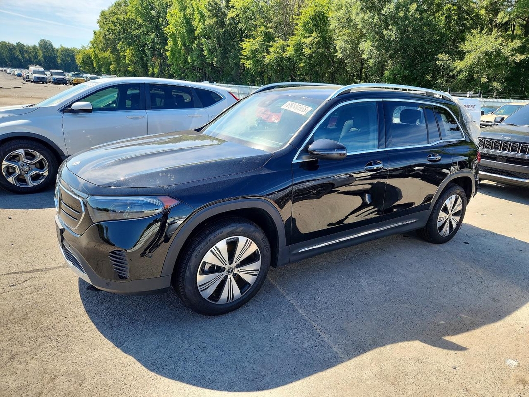 Vue de 2023 MERCEDES-BENZ EQB 300 4MATIC, angle 1