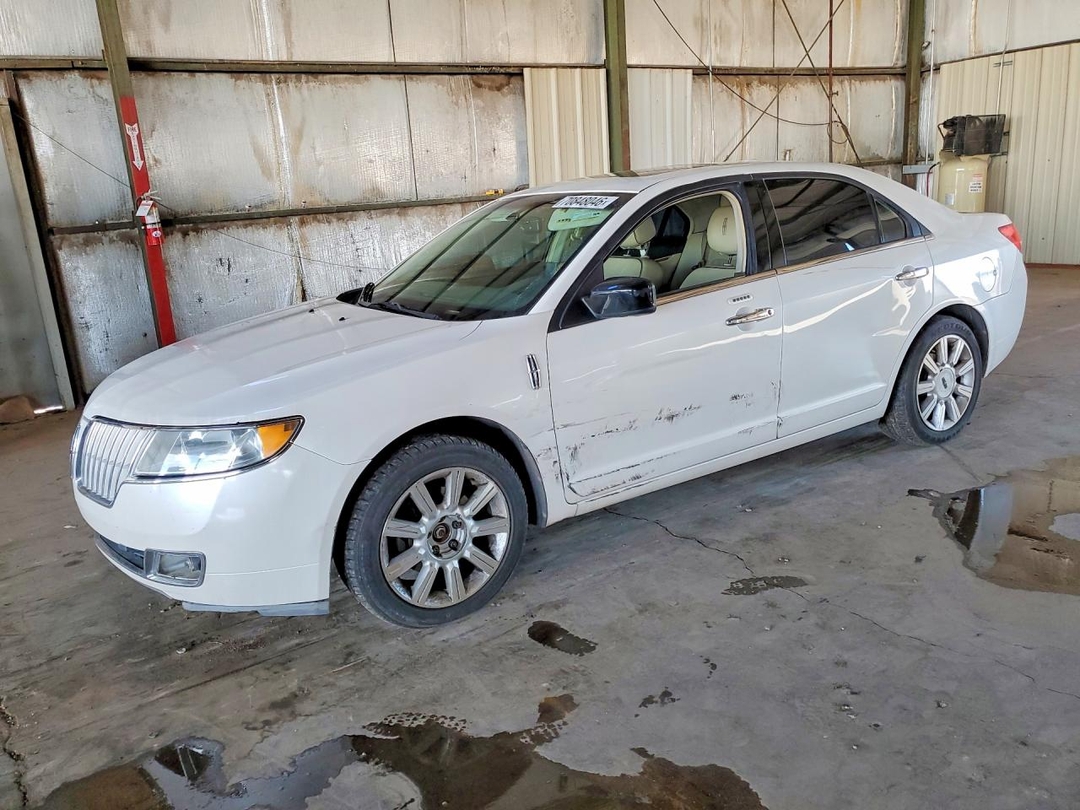 Vue de 2011 LINCOLN MKZ, angle 1