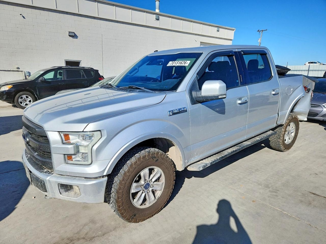 Vue de 2016 FORD F150 SUPERCREW, angle 1