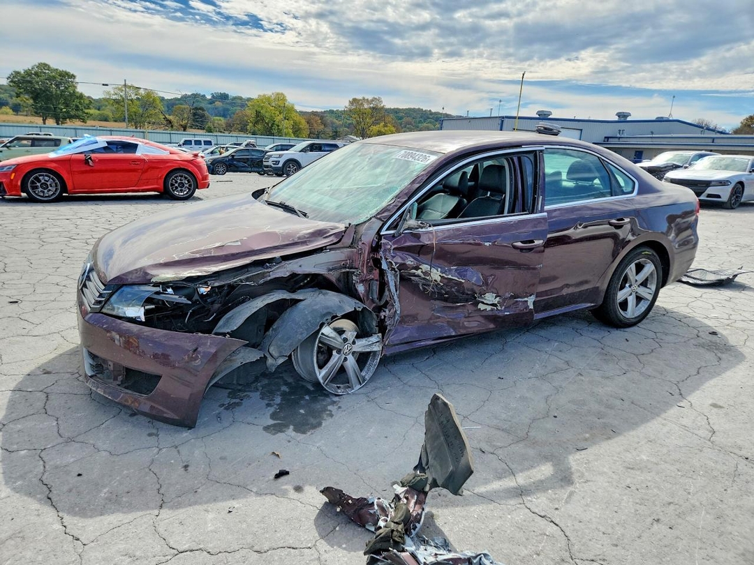منظر 2012 VOLKSWAGEN PASSAT SE، زاوية 1