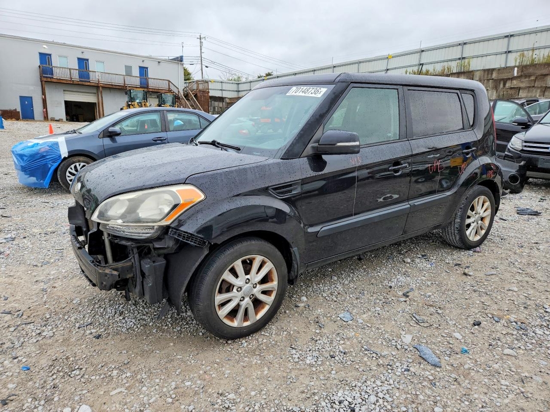 Vue de 2013 KIA SOUL +, angle 1