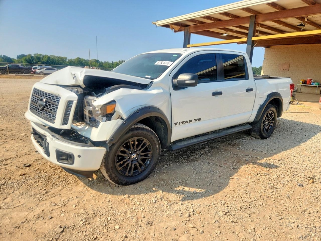 Vedere 2018 NISSAN TITAN SL, unghi 1