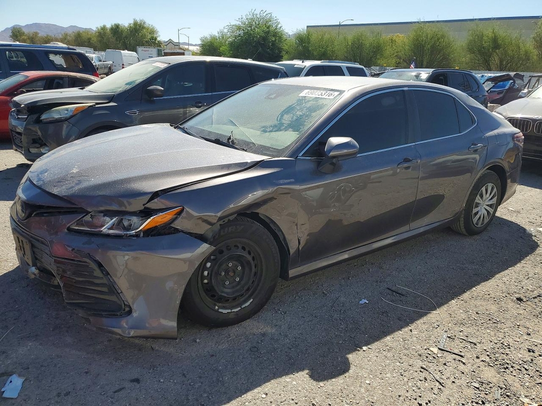 Вид 2023 TOYOTA CAMRY LE, угол 1
