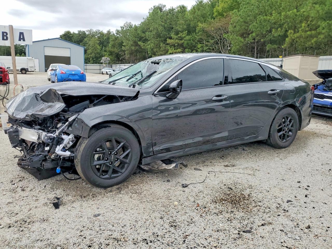 Вид 2026 KIA K5 LXS, угол 1