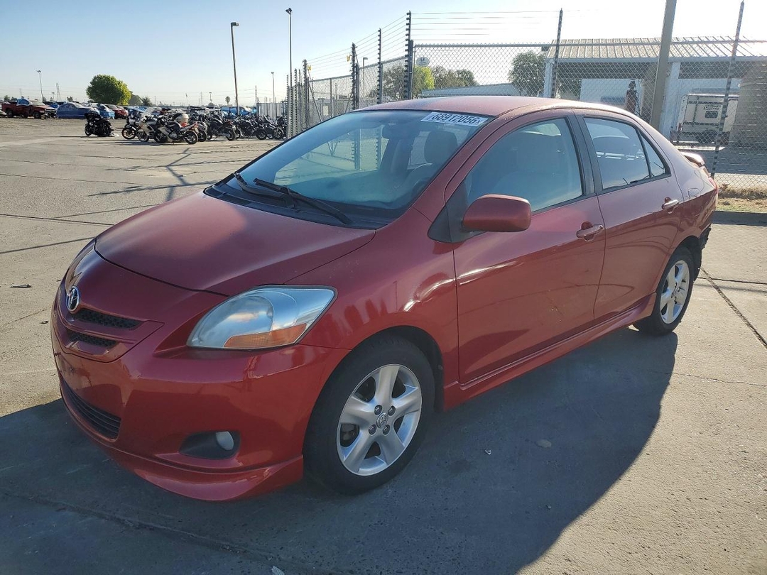 Вид 2007 TOYOTA YARIS S, угол 1