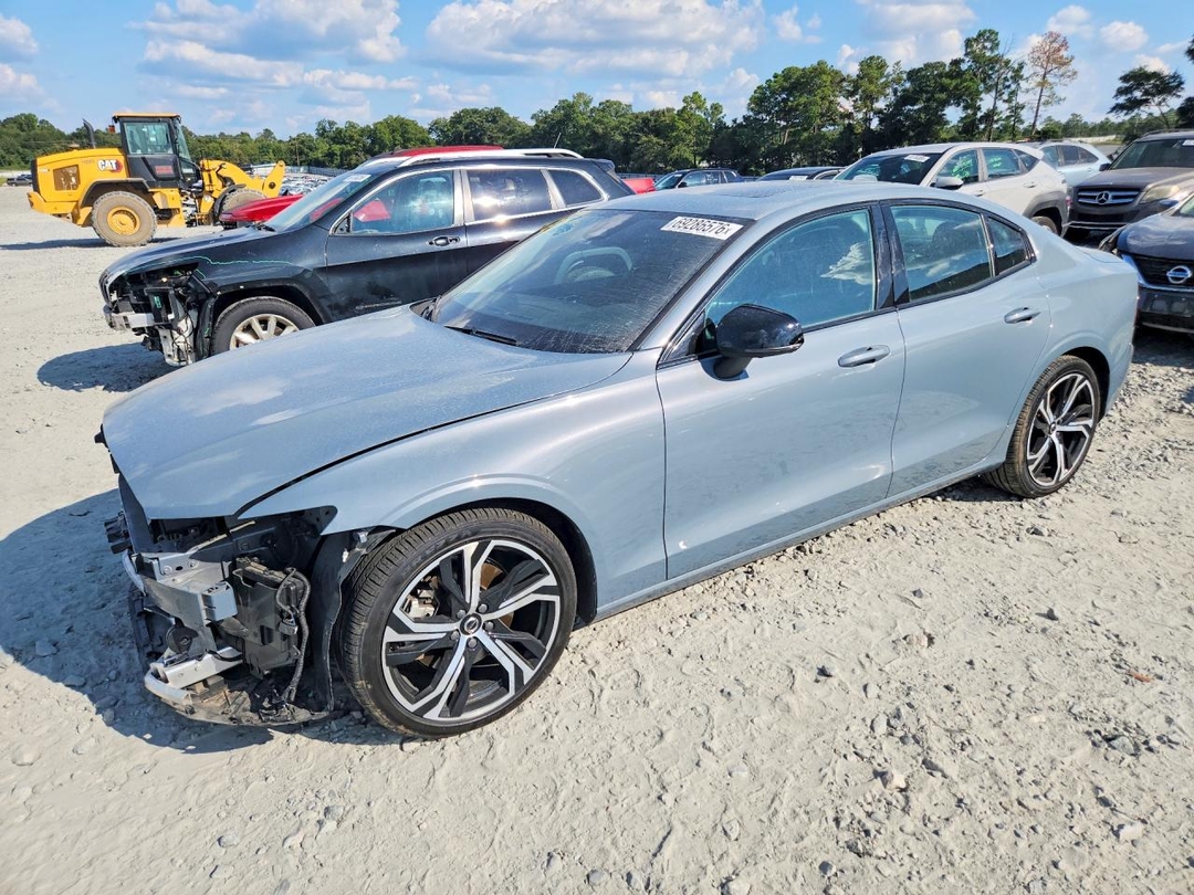 Вид 2024 VOLVO S60 PLUS, угол 1