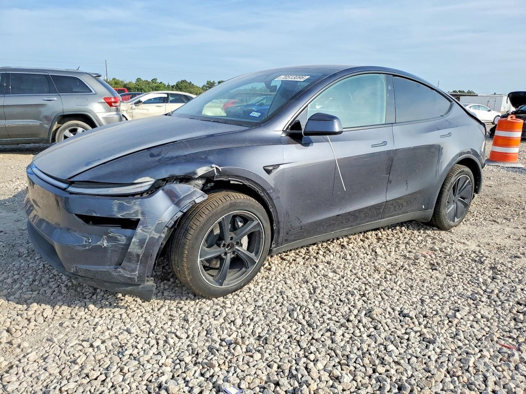 منظر 2026 TESLA MODEL Y، زاوية 1