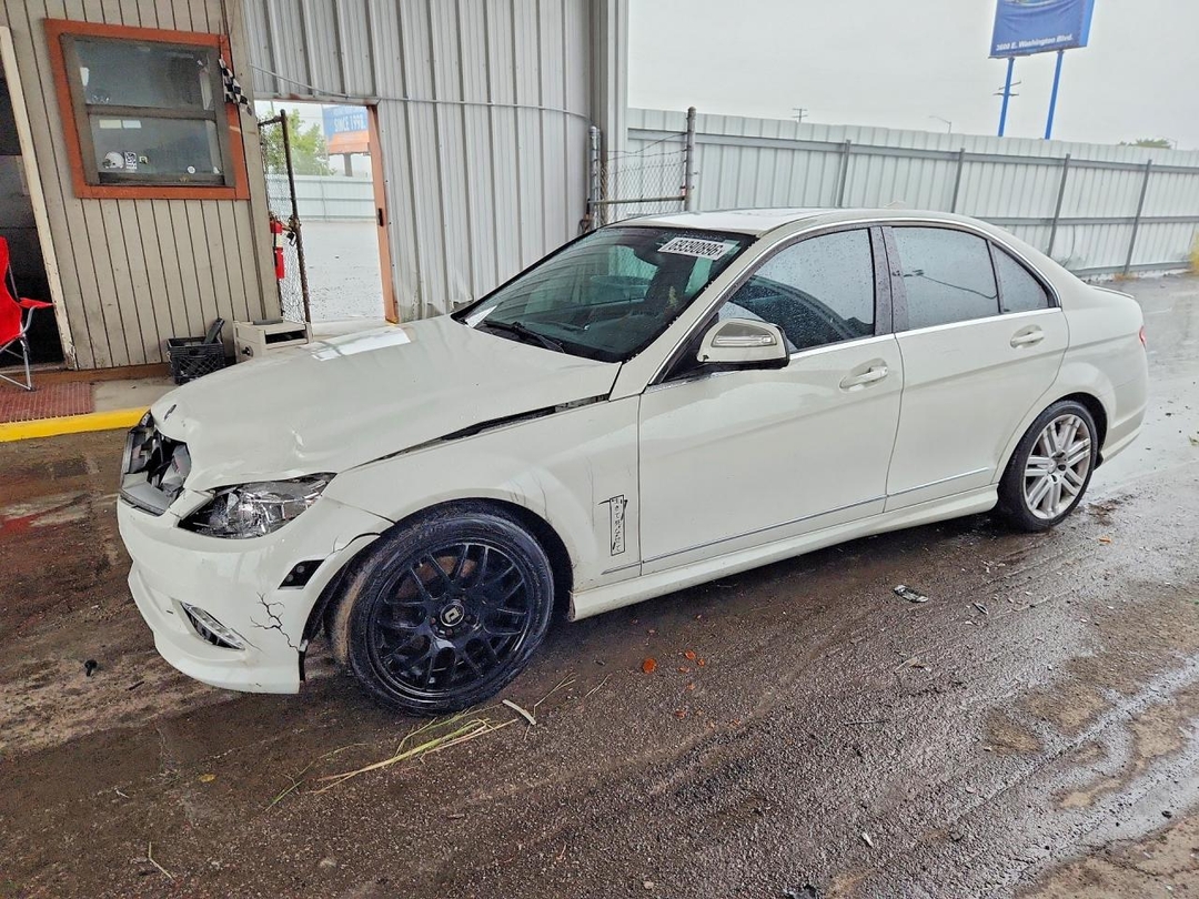 Вид 2008 MERCEDES-BENZ C 300 4MATIC, угол 1