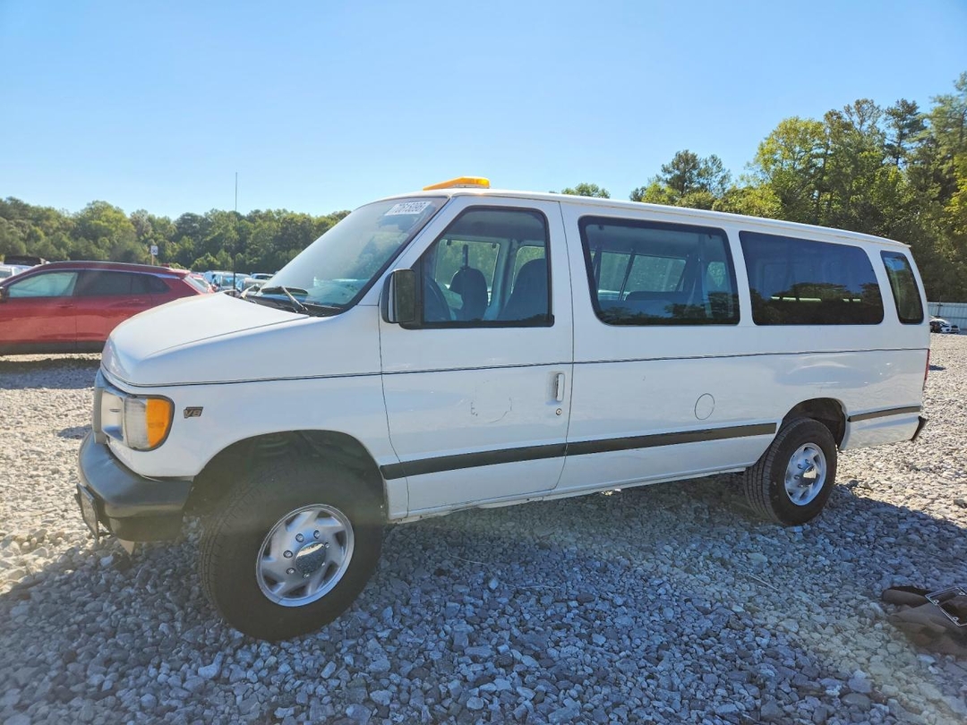 Вид 2001 FORD ECONOLINE E350 SUPER DUTY WAGON, угол 1