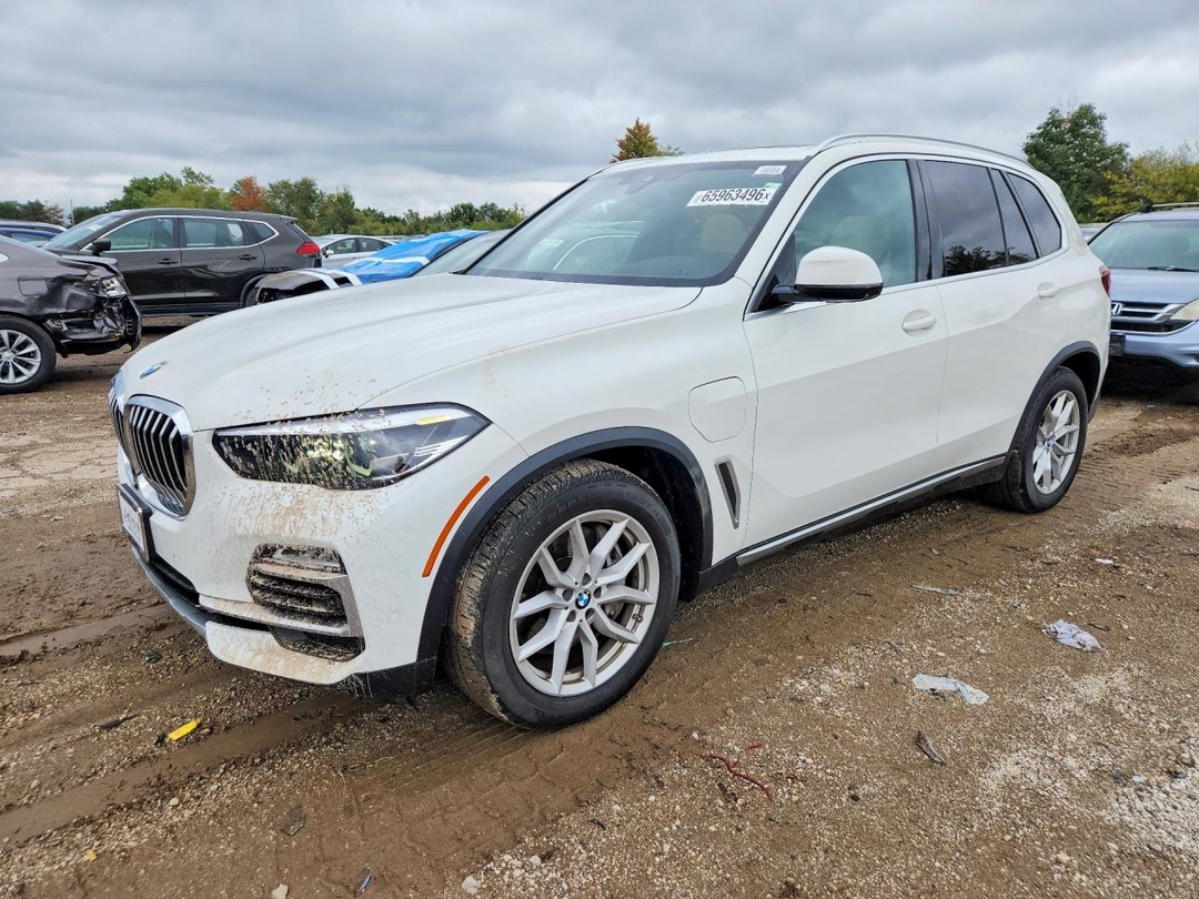Vista de 2021 BMW X5 XDRIVE45E, ángulo 1
