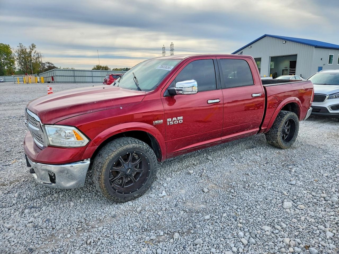 Вид 2014 RAM 1500 LARAMIE, угол 1