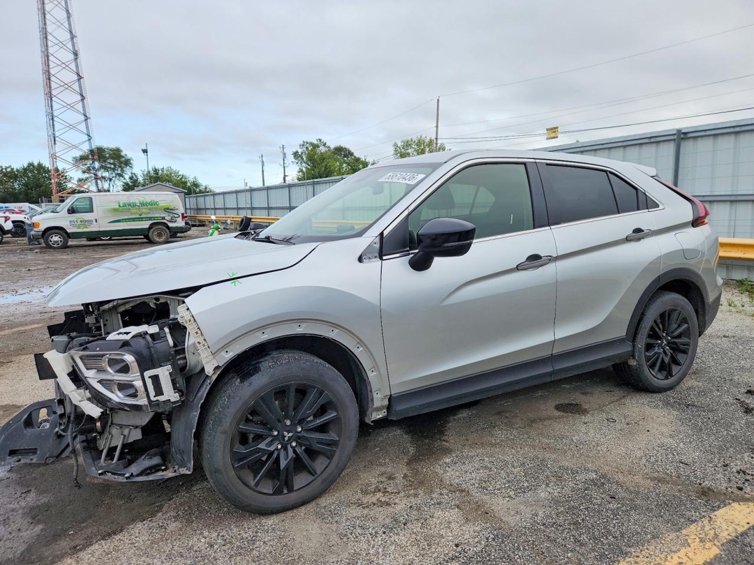 Vue de 2023 MITSUBISHI ECLIPSE CROSS LE, angle 1