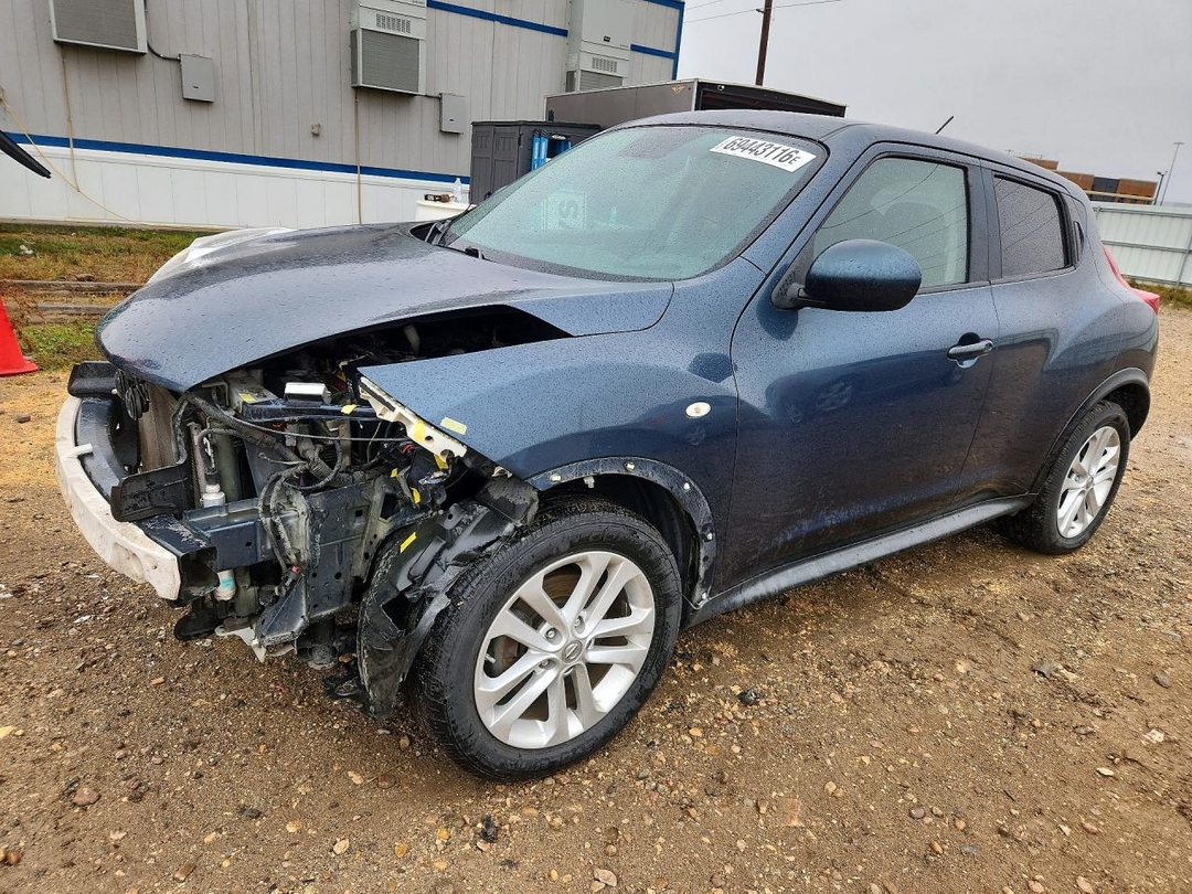 Vista de 2011 NISSAN JUKE S, ángulo 1
