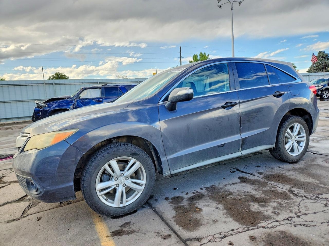 Vue de 2013 ACURA RDX, angle 1