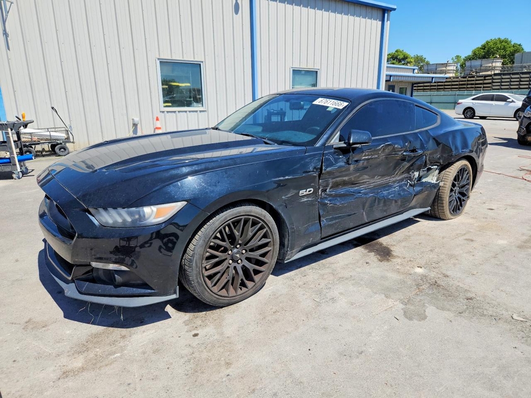 Vue de 2017 FORD MUSTANG GT, angle 1