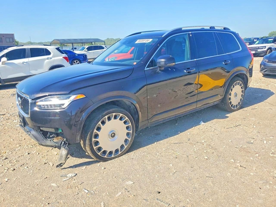 Vista de 2016 VOLVO XC90 T6, ángulo 1