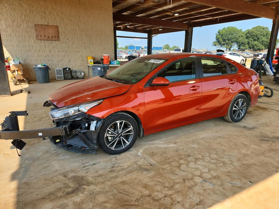 Vedere 2024 KIA FORTE LXS, unghi 1