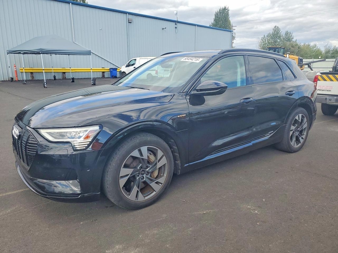 Vista de 2021 AUDI E-TRON PREMIUM, ángulo 1
