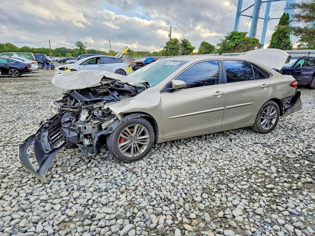 منظر 2016 TOYOTA CAMRY SE، زاوية 1