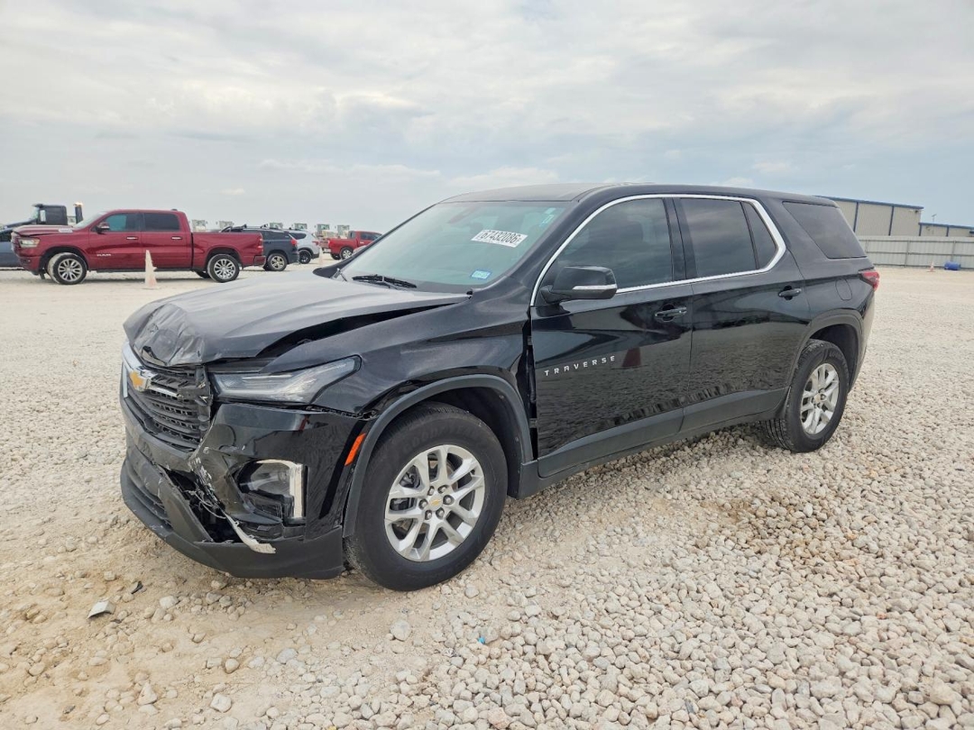 منظر 2023 CHEVROLET TRAVERSE LS، زاوية 1