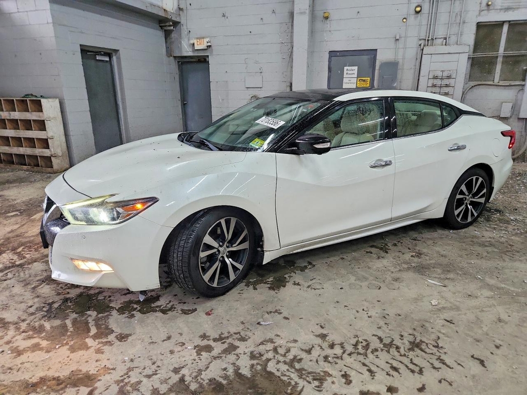 Vue de 2017 NISSAN MAXIMA PLATINUM, angle 1