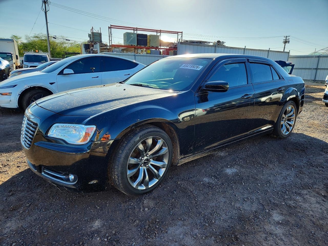 Vue de 2014 CHRYSLER 300 S, angle 1