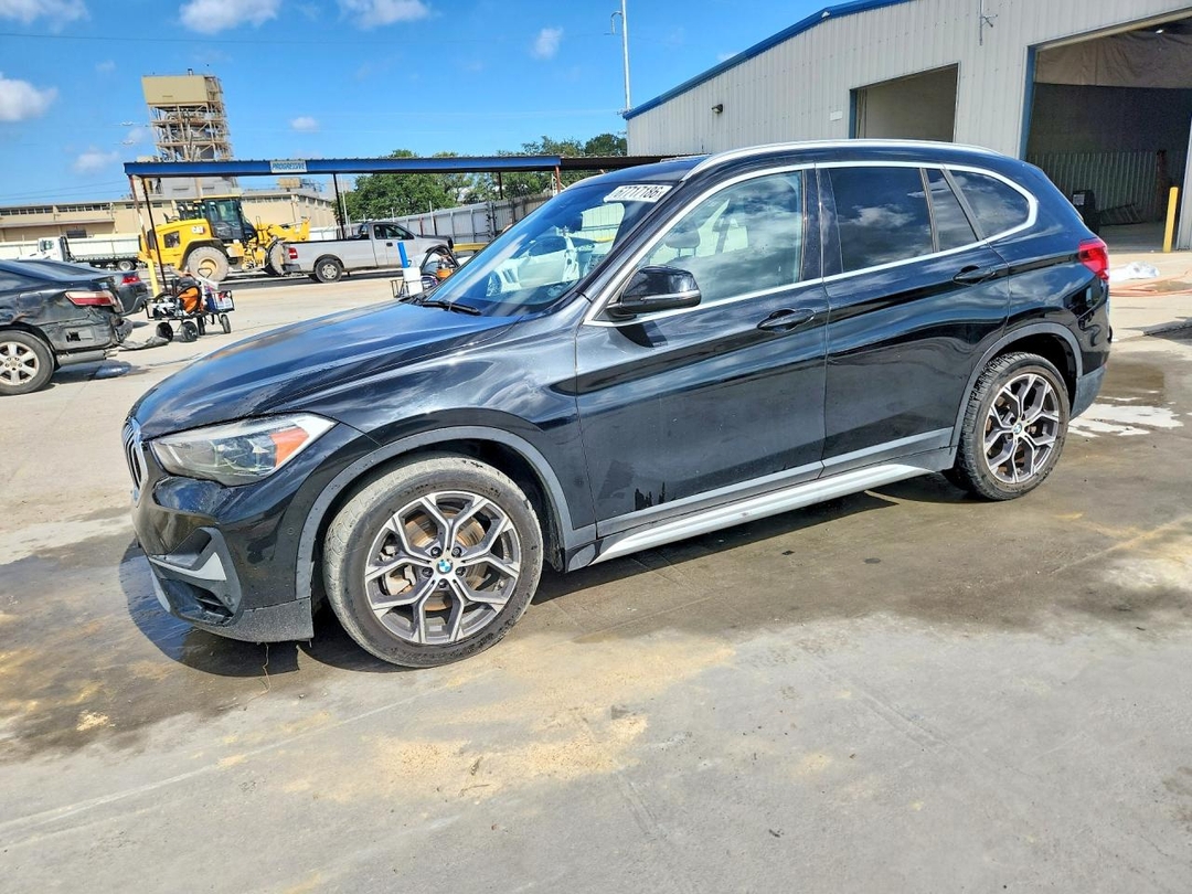 منظر 2021 BMW X1 SDRIVE28I، زاوية 1