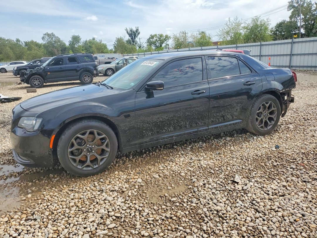 Vue de 2016 CHRYSLER 300 S, angle 1