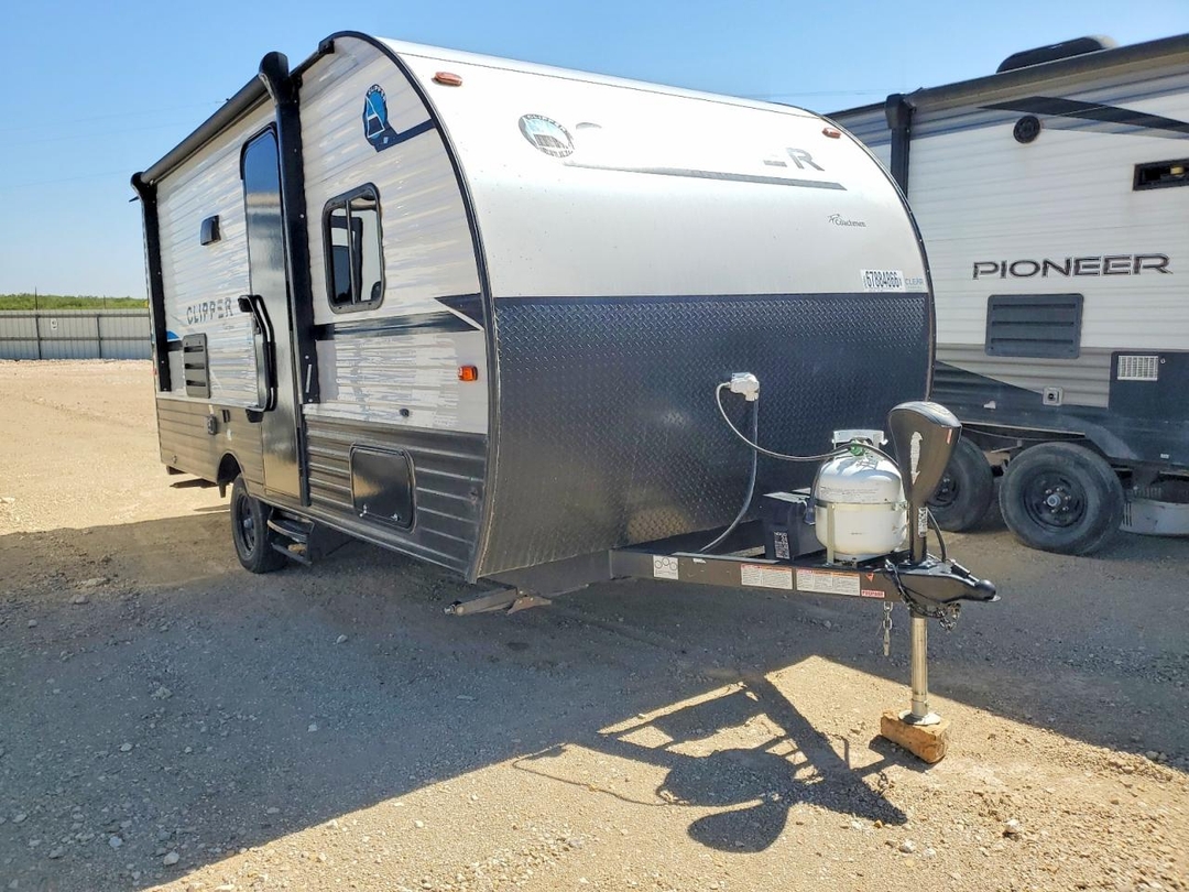 Vue de 2023 COACHMEN CLIPPER CAMPER, angle 1