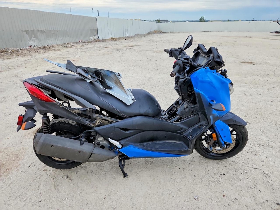 Vue de 2018 YAMAHA CZD300 A, angle 1