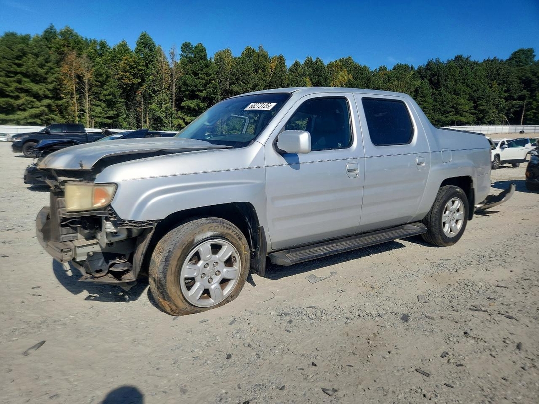Vue de 2006 HONDA RIDGELINE RTL, angle 1