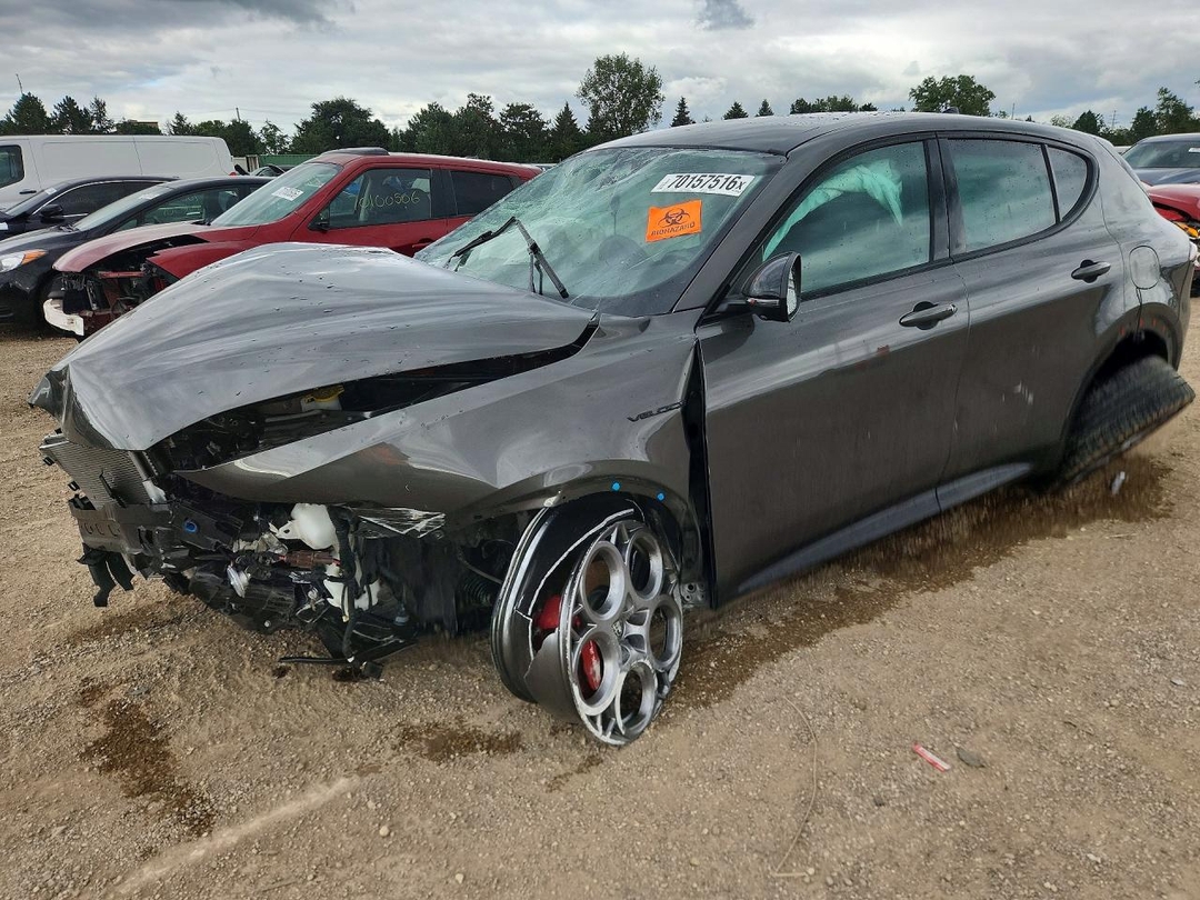منظر 2024 ALFA ROMEO TONALE VELOCE، زاوية 1