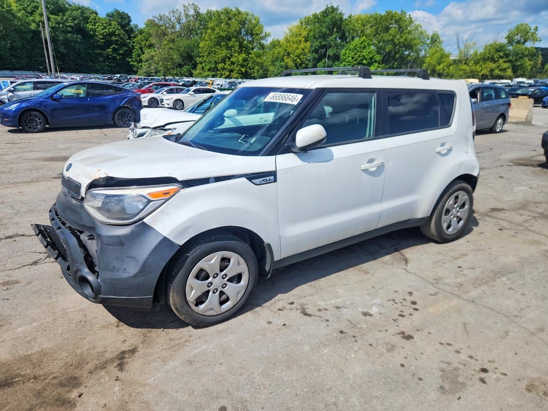منظر 2015 KIA SOUL BASE، زاوية 1
