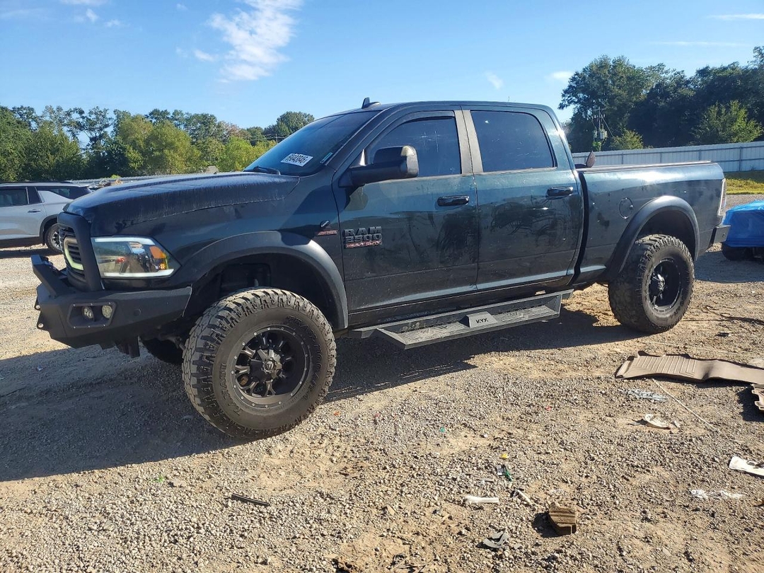 Вид 2015 RAM 2500 SLT, угол 1
