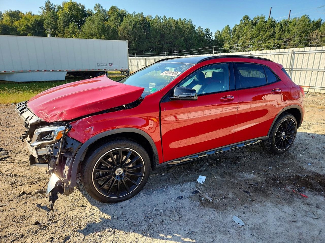 Vedere 2020 MERCEDES-BENZ GLA 250, unghi 1