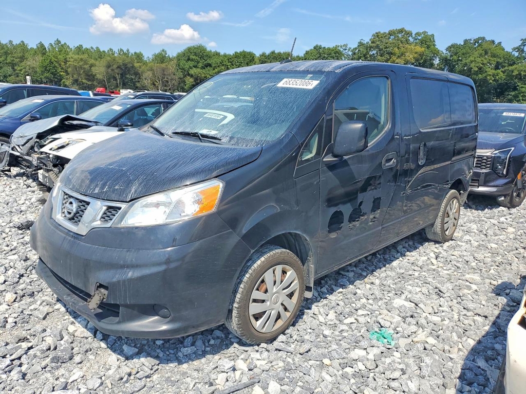Vue de 2020 NISSAN NV200 SV, angle 1