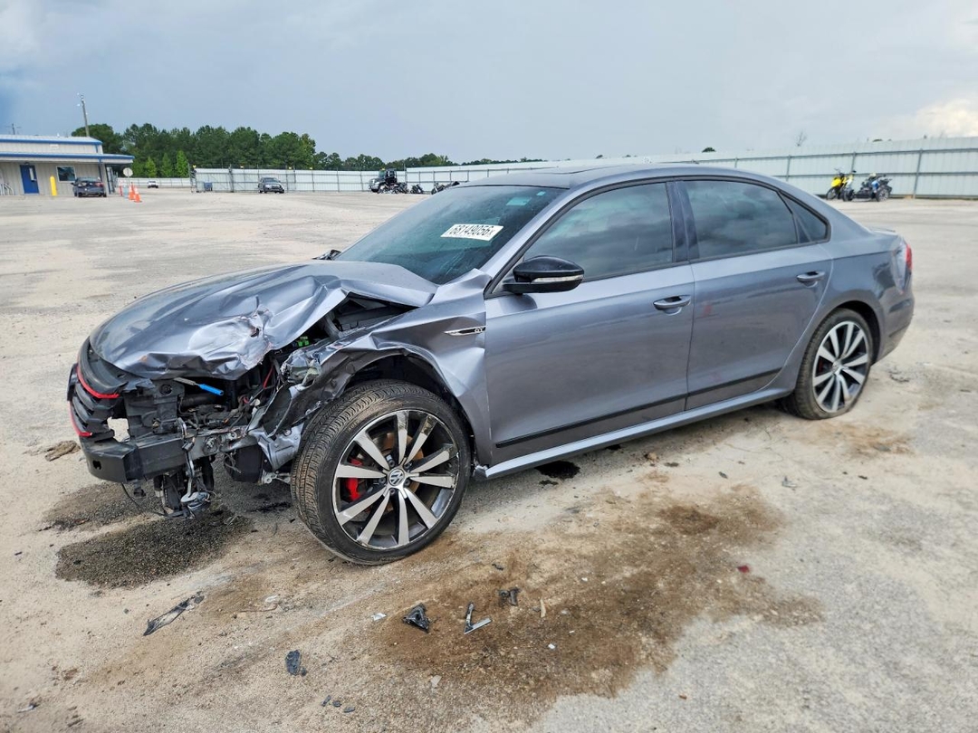 Вид 2018 VOLKSWAGEN PASSAT GT, угол 1