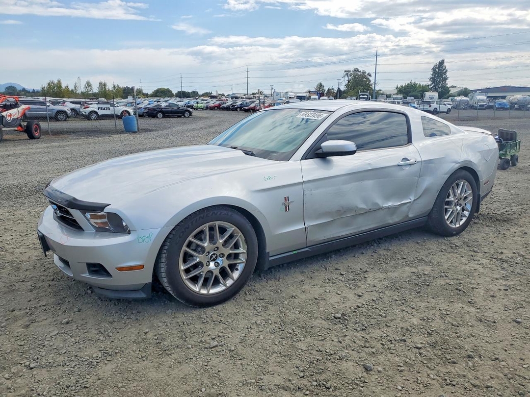 Vue de 2012 FORD MUSTANG, angle 1