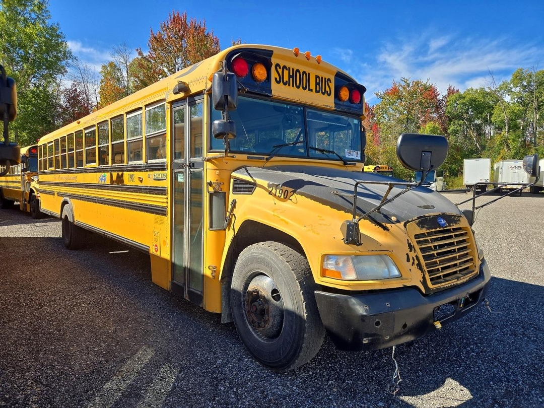 Вид 2012 BLUE BIRD BB CONVENTIONAL SCHOOL BUS, угол 1