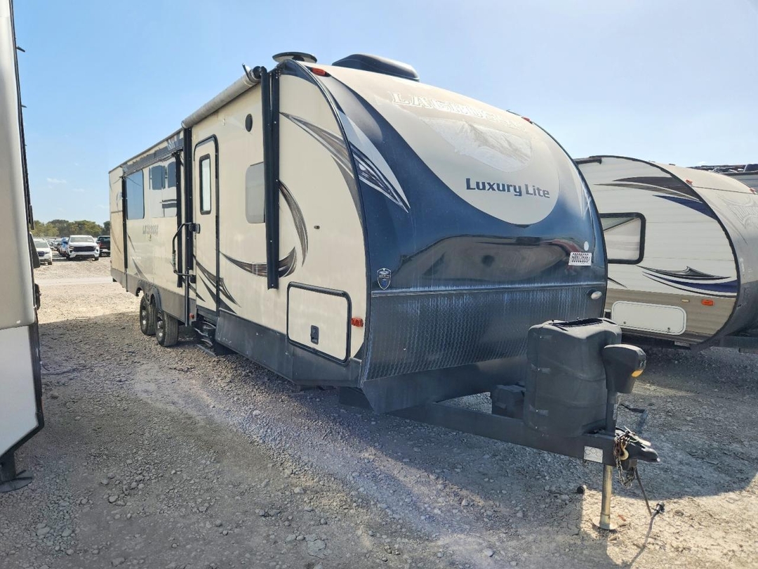 Vista de 2018 FOREST RIVER LACROSSE CAMPER, ángulo 1